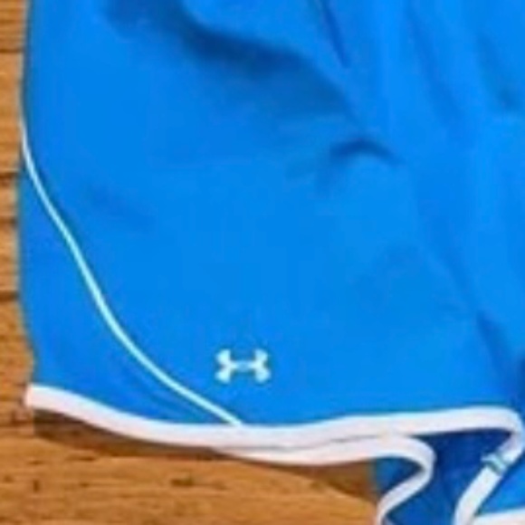 Women’s Under Armour Heat Gear Shorts - Picture 5 of 8